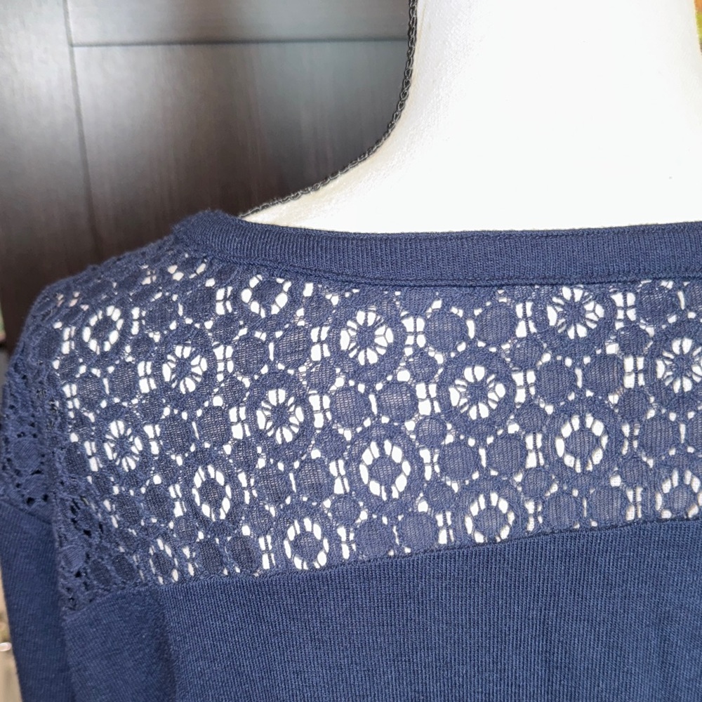 Elegant Blue Patterned Women's Blouse - Picture 3 of 3